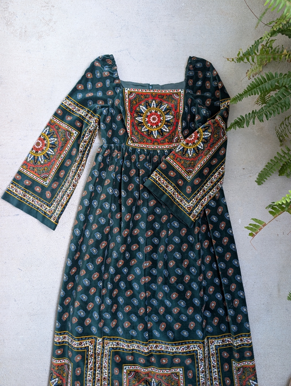 Bohemian Hippie Vintage 70s Calderon Velour Velvet Green Printed Maxi Dress - Picture 5 of 8